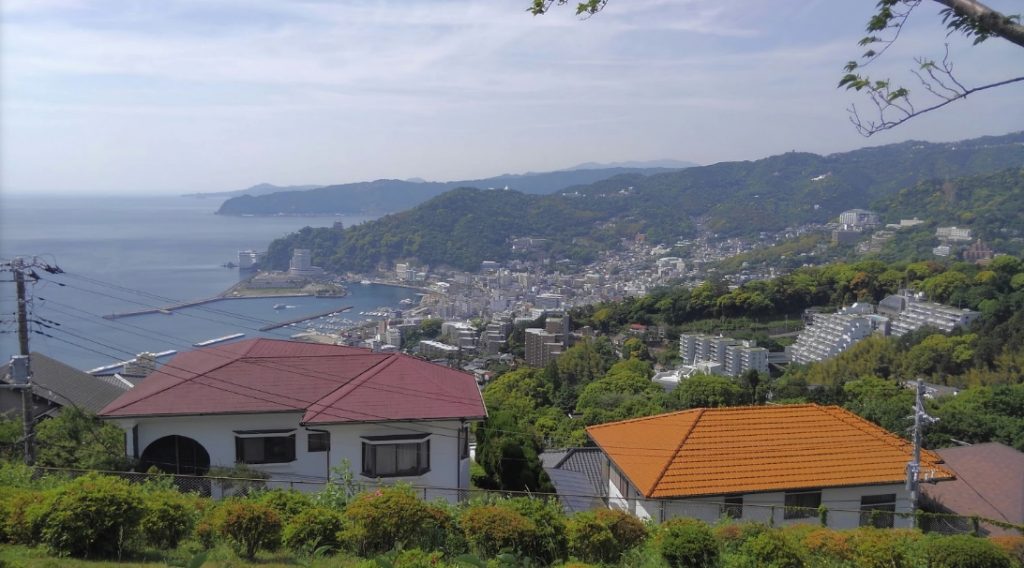熱海海上花火大会の穴場は?駐車場は?混雑状況は?MAO美術館建屋見晴らし