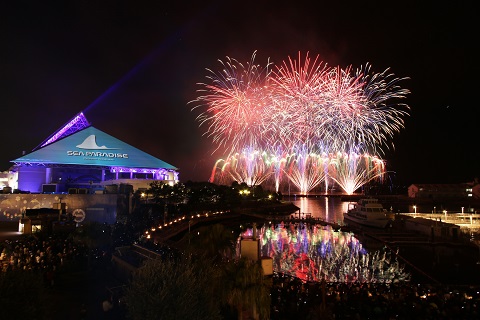 横浜・八景島シーパラダイスクリスマス「花火シンフォニア」ボードウォーク特別観覧席Aブロック