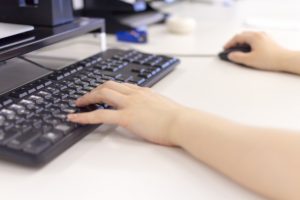 勤労感謝の日は休みなの？学校は？会社は？