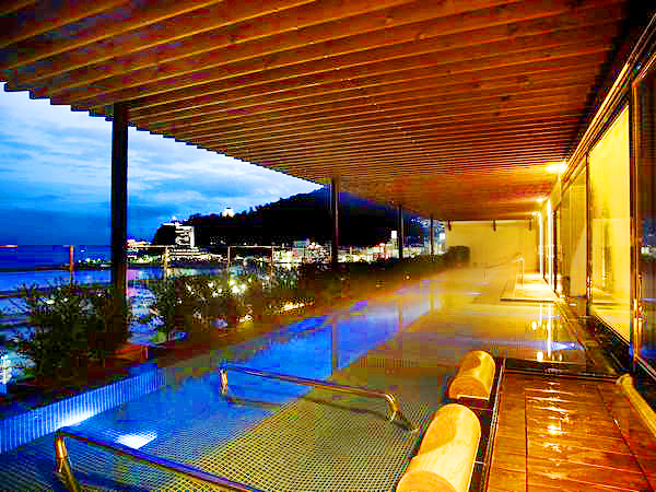 熱海海上花火大会が見られるホテル・旅館16選熱海温泉_HOTEL MICURAS(ホテル ミクラス)と店風呂の風景