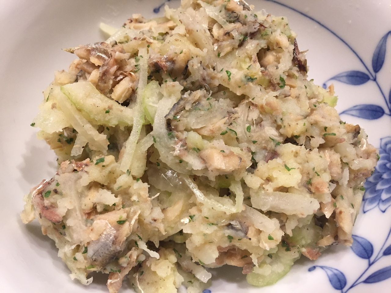 ワインボジョレーヌーボーとは_オイルサーディンのポテトサラダ01