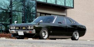 戦闘車のローレルは佐田正樹(バッドボーイズ)の愛車！その詳細は？